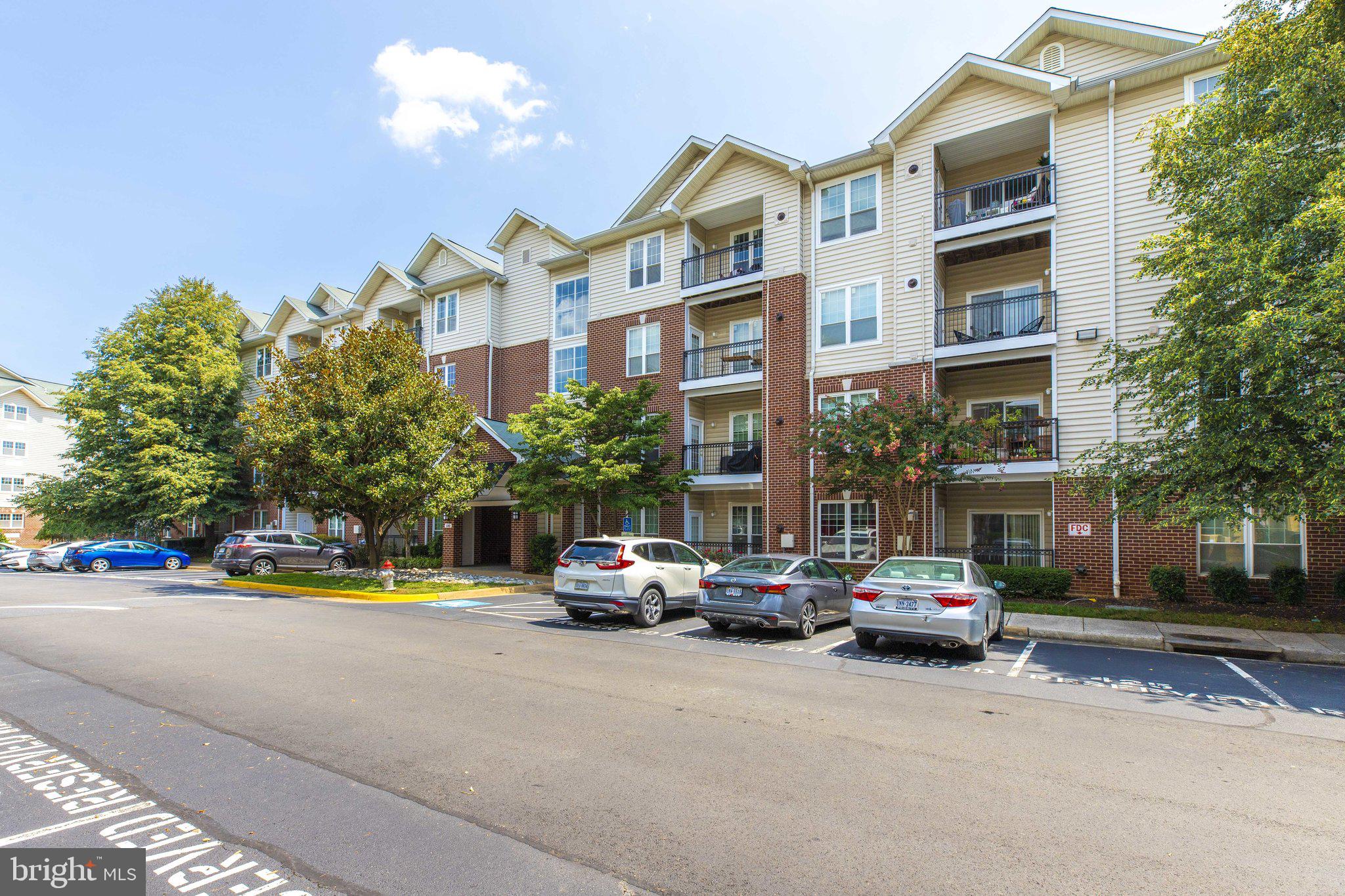 1581 581st Spring, Unit 5307 5307 McLean, VA 22102 - Photo 1 of 15