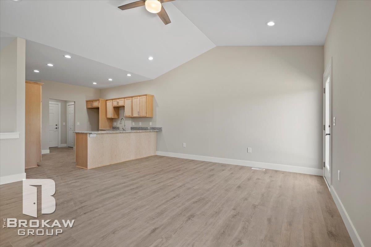 3367 Meadow Ridge Court Davison, MI 48423 - Photo 22 of 37 50172092-9c730599-327e-4076-bb4f-79868ff762c8.JPG
