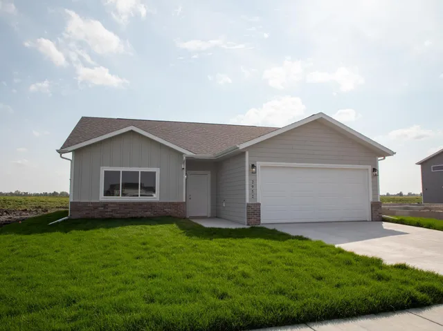 $441,990 | 2952 74th Avenue South, Fargo, ND 58104