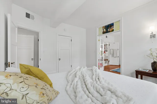 $2,300 | 230 Stony Run Lane, Unit 4F, Baltimore, MD 21210