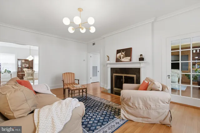 $2,300 | 230 Stony Run Lane, Unit 4F, Baltimore, MD 21210