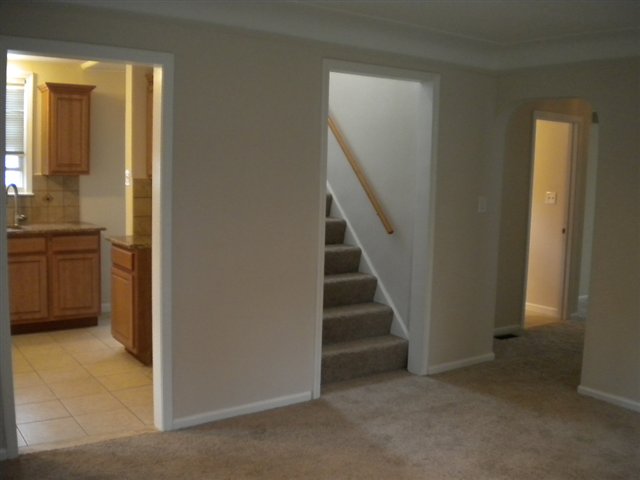 1801 Roslyn Road Grosse Pointe, MI 48236 - Photo 16 of 18 31062028-15.JPG