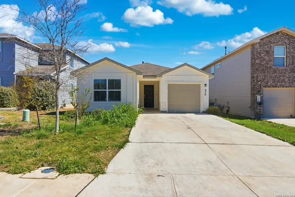 $1,900 | 926 Cozumel Emerald, San Antonio, TX 78253