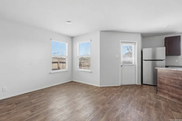 $1,900 | 926 Cozumel Emerald, San Antonio, TX 78253