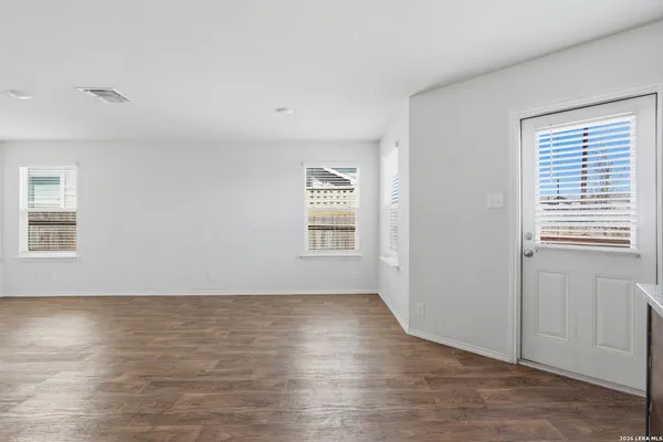 $1,900 | 926 Cozumel Emerald, San Antonio, TX 78253