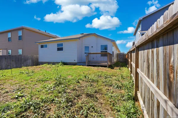 $1,900 | 926 Cozumel Emerald, San Antonio, TX 78253