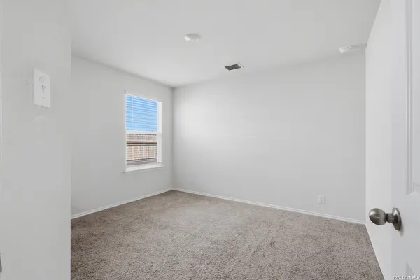 $1,900 | 926 Cozumel Emerald, San Antonio, TX 78253