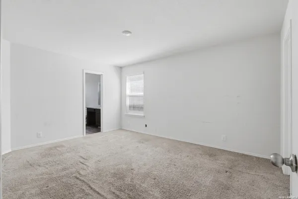 $1,900 | 926 Cozumel Emerald, San Antonio, TX 78253