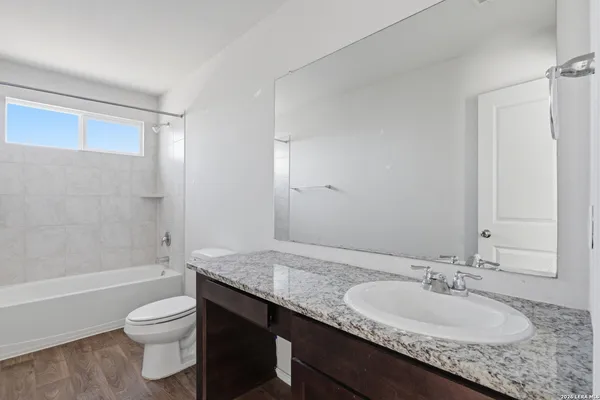 $1,900 | 926 Cozumel Emerald, San Antonio, TX 78253