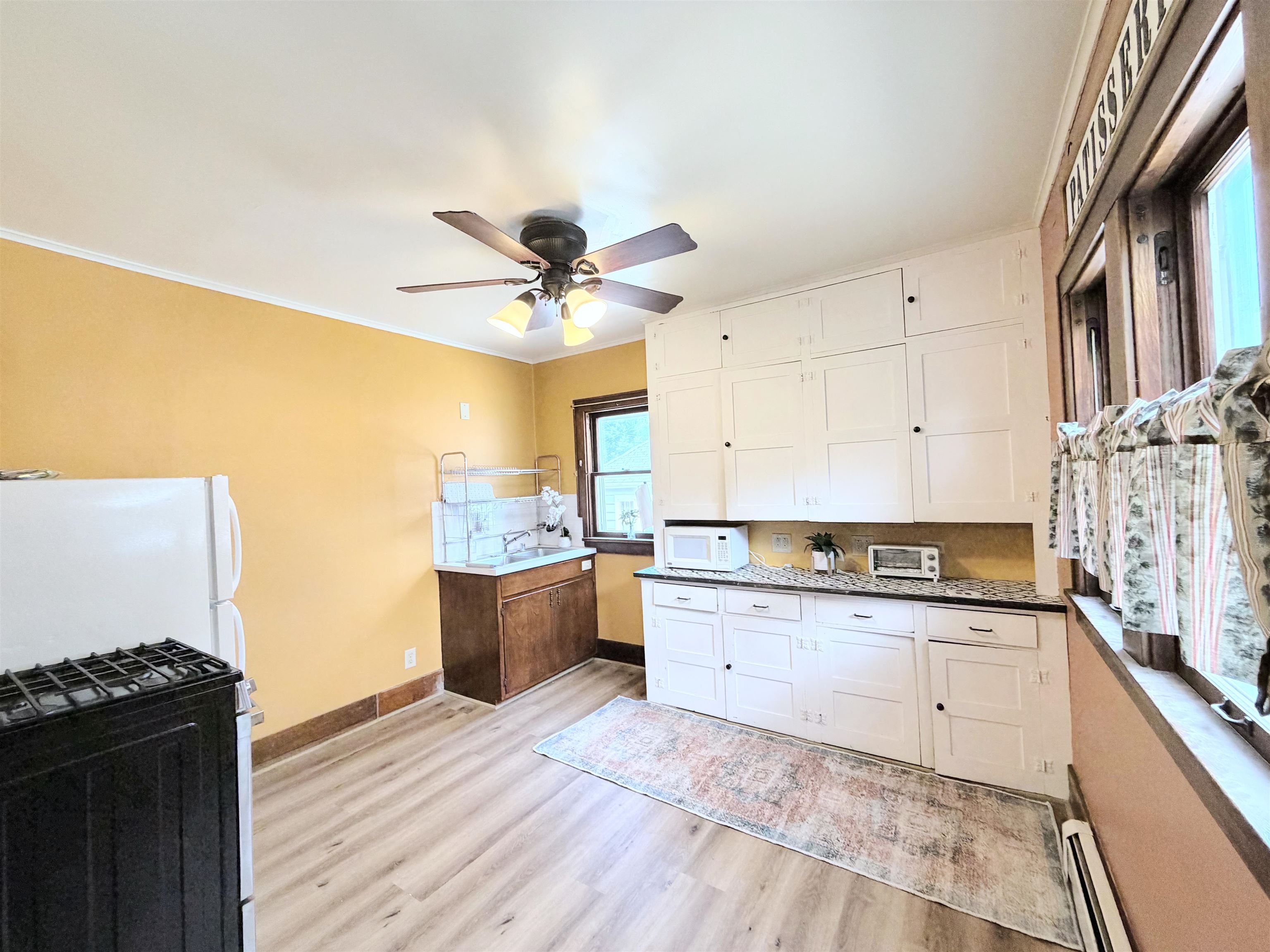 1554 Plummer Street Oshkosh, WI 54902 - Photo 9 of 15