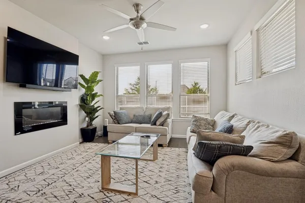 $3,450 | 160 Arrow Wood Road, Waxahachie, TX 75165