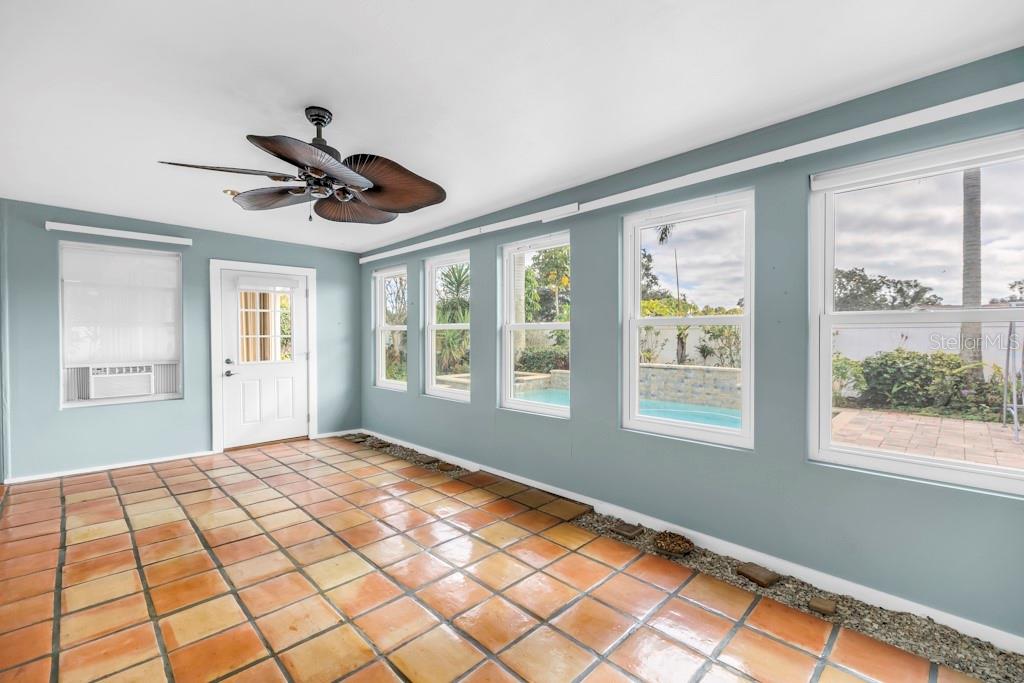 11174 90th Terrace Seminole, FL 33772 - Photo 29 of 35 a view of an empty room and window