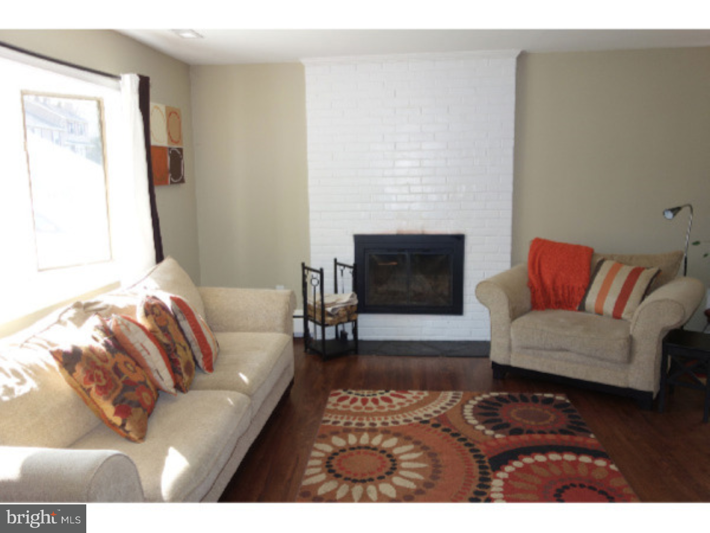 36 Taylor Road Conshohocken, PA 19428 - Photo 7 of 8 Living Room