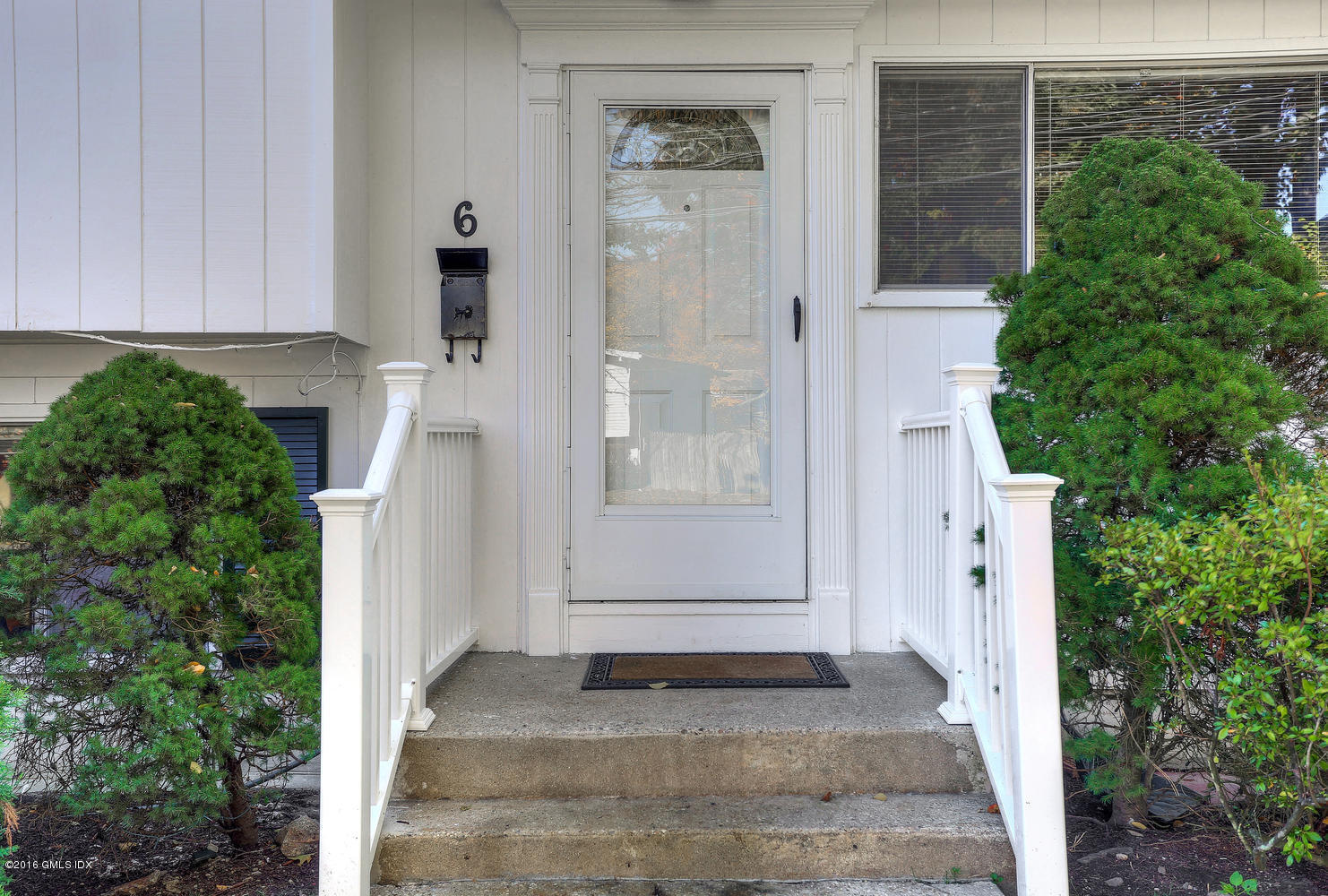 6 Amherst Road Riverside, CT 06878 - Photo 7 of 22 a view of a entryway of the house