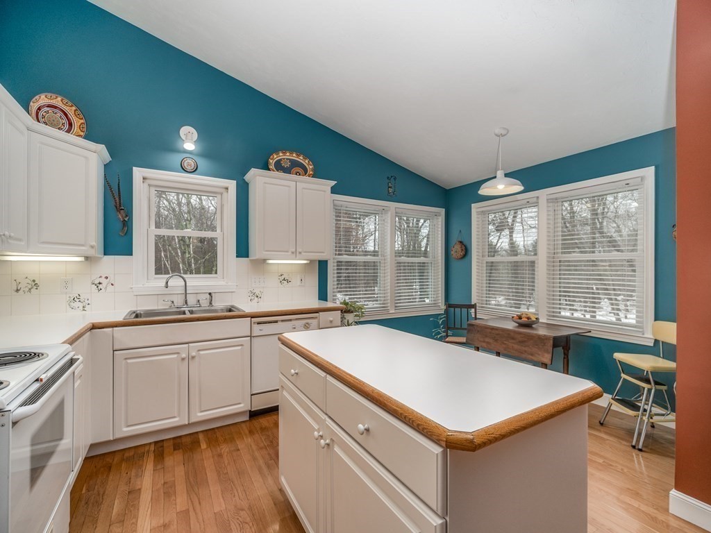119 Stow Road, Unit 119 Boxborough, MA 01719 - Photo 4 of 39