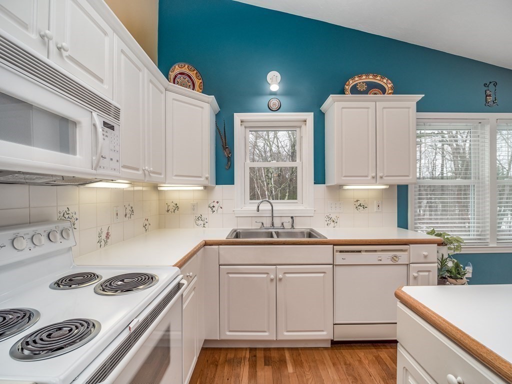 119 Stow Road, Unit 119 Boxborough, MA 01719 - Photo 5 of 39