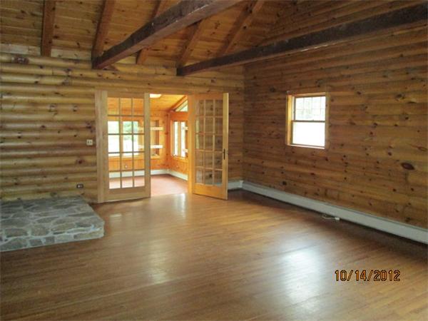 7 Vinton Road Sturbridge, MA 01566 - Photo 3 of 12