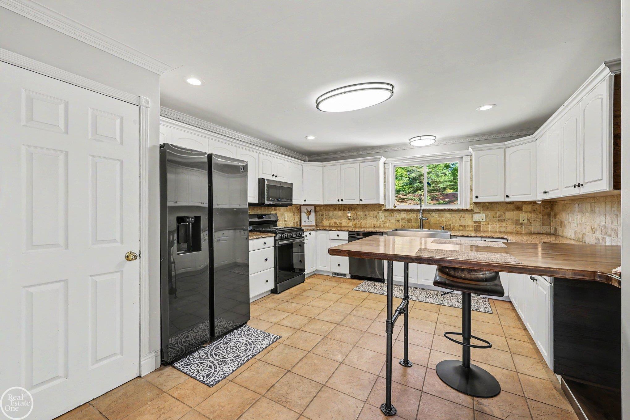 755 East Romeo Road Leonard, MI 48367 - Photo 8 of 33