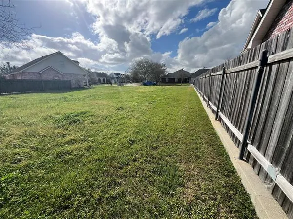 $99,000 | 2017 Aramis Drive, Meraux, LA 70075