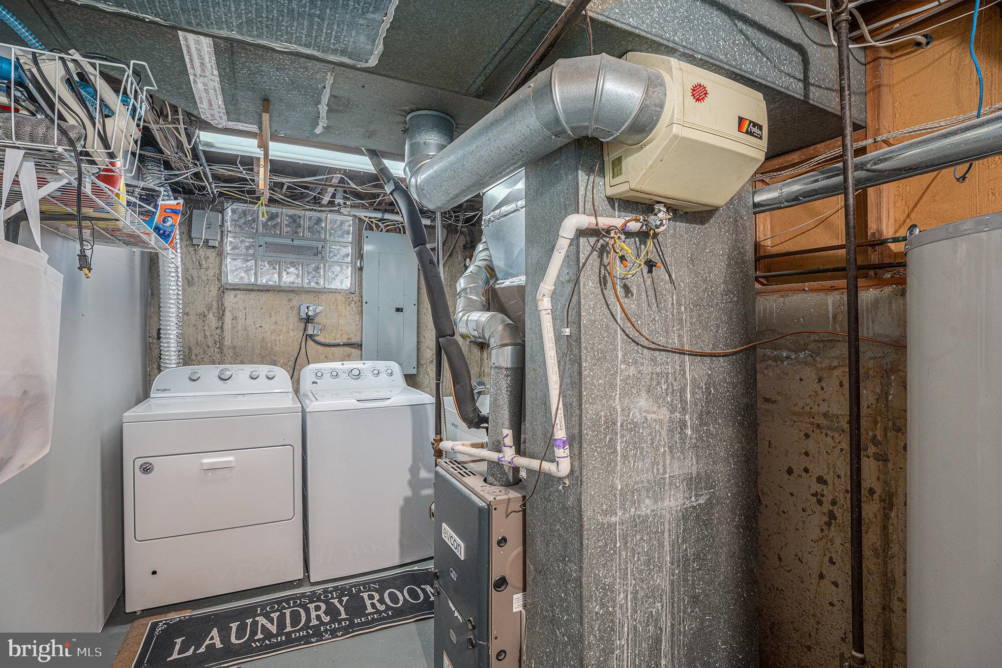 621 Kismet Road Philadelphia, PA 19115 - Photo 25 of 38 a utility room with dryer and washer