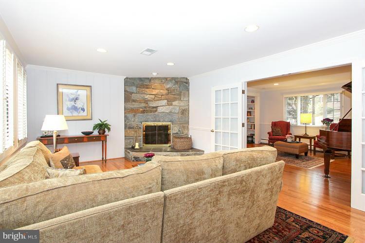 3207 Park View Road Chevy Chase, MD 20815 - Photo 9 of 30 Family Room