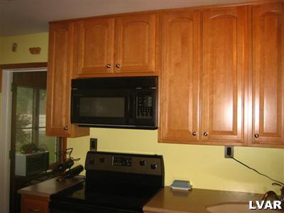 509 Magnolia Road Hellertown, PA 18055 - Photo 6 of 14 Gallery Image 6
