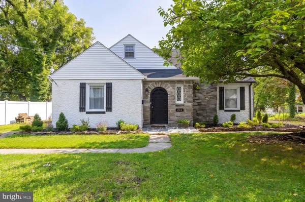 $462,500 | 522 Cedar Avenue, Pitman, NJ 08071