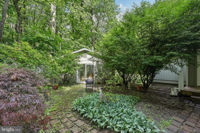 $499,900 | 28 Cliff Road, Front Royal, VA 22630