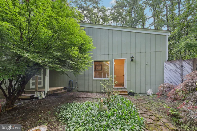 $499,900 | 28 Cliff Road, Front Royal, VA 22630