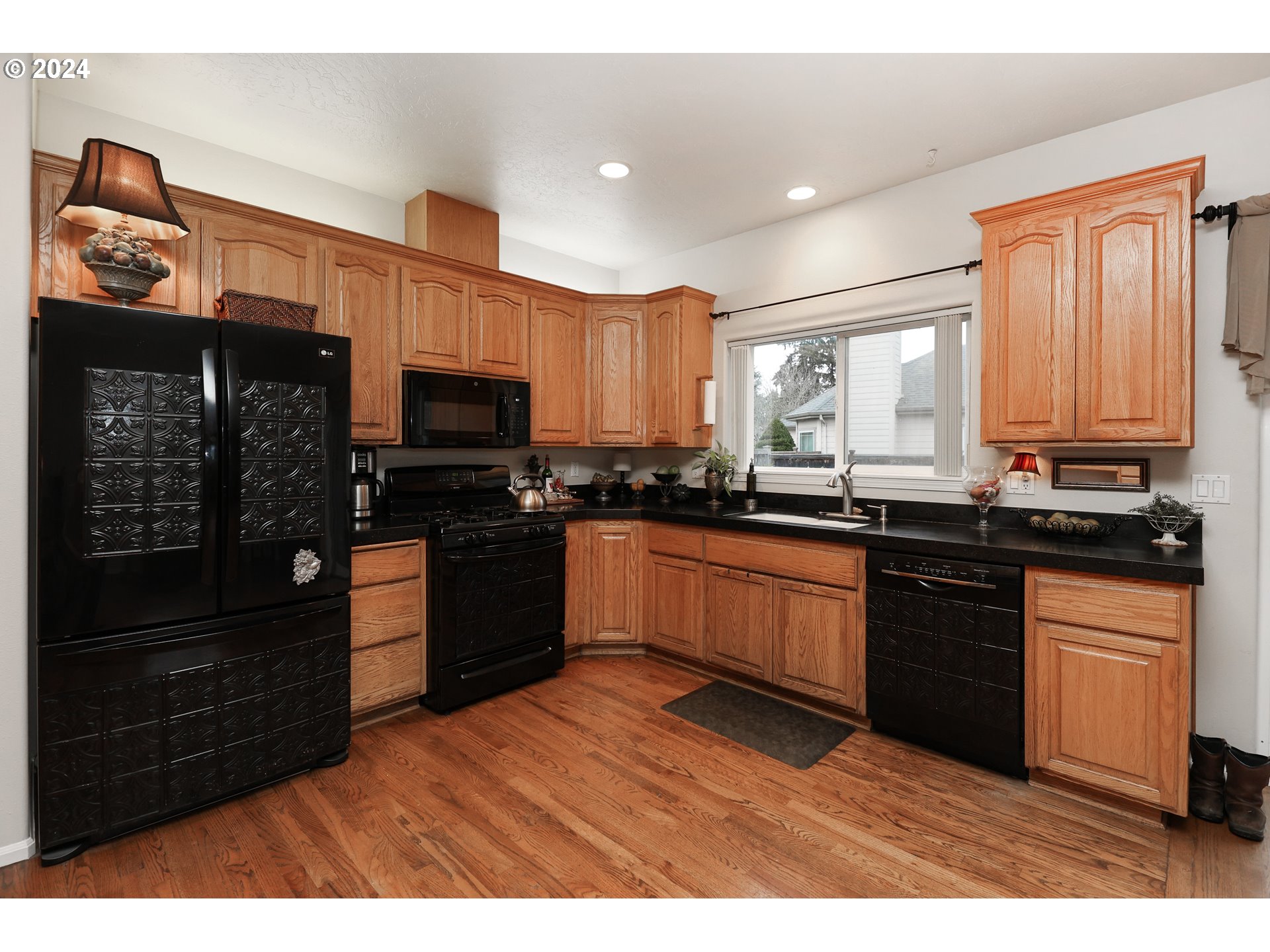 2917 Dry Creek Road Eugene, OR 97404 - Photo 12 of 41 Kitchen