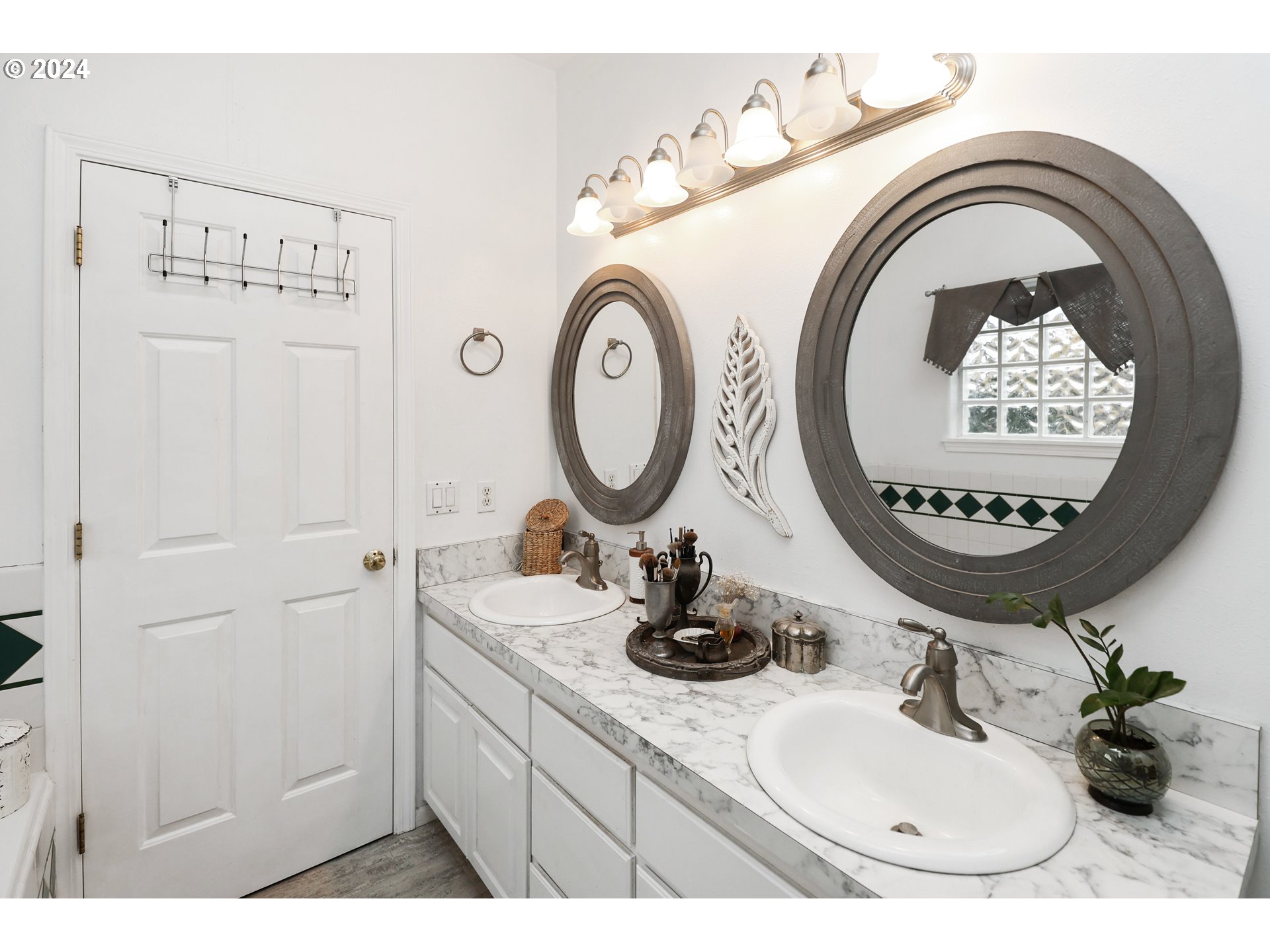 2917 Dry Creek Road Eugene, OR 97404 - Photo 19 of 41 Bathroom