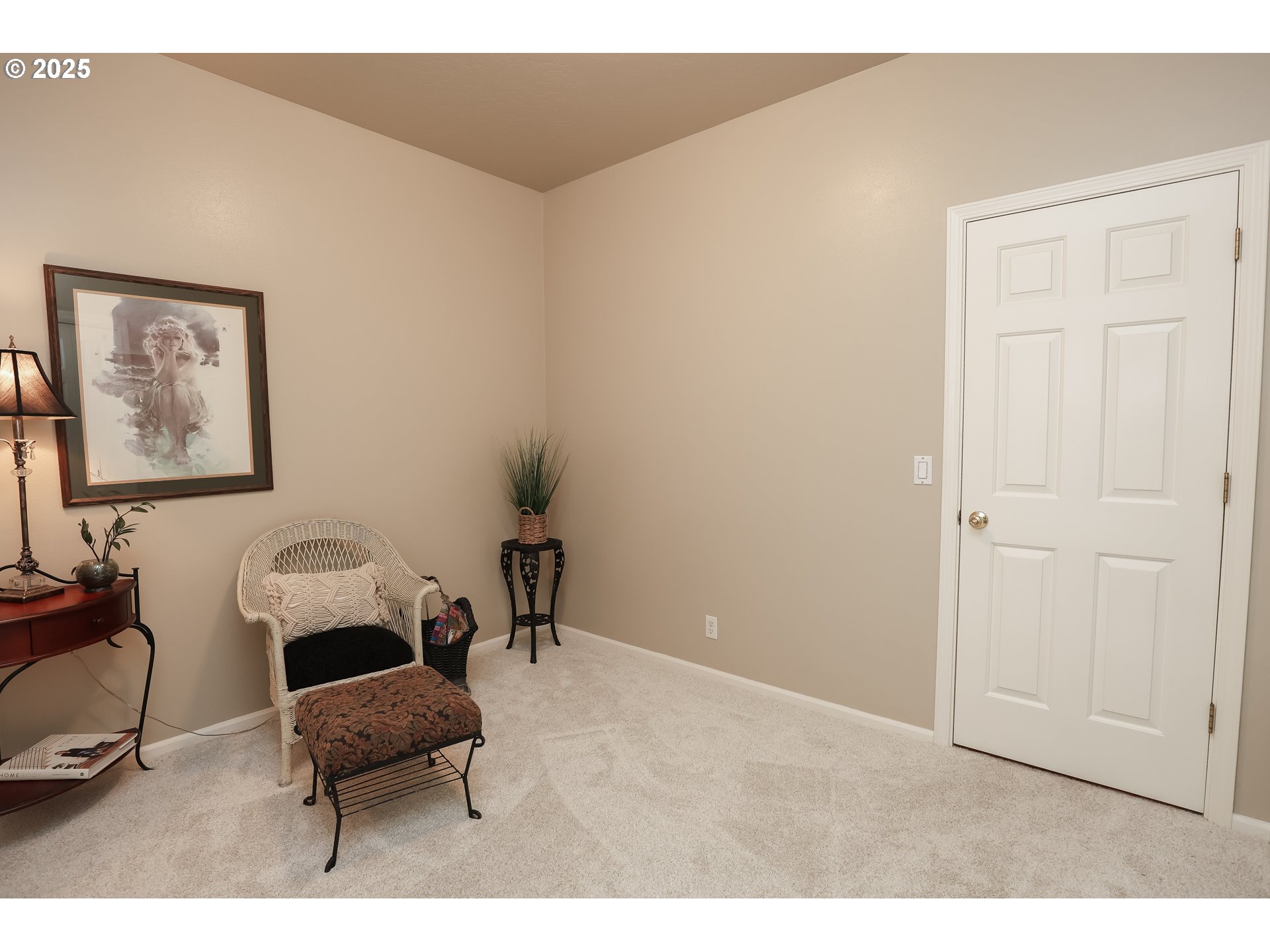 2917 Dry Creek Road Eugene, OR 97404 - Photo 23 of 41 Bedroom