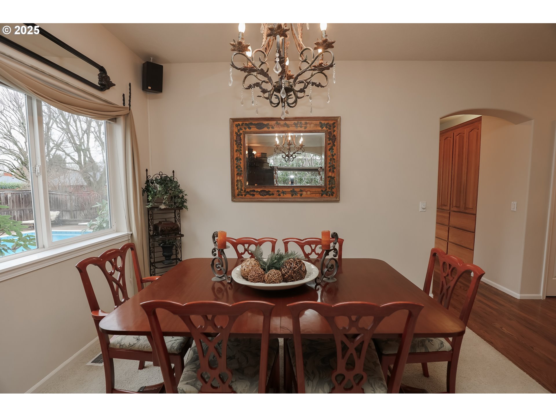 2917 Dry Creek Road Eugene, OR 97404 - Photo 10 of 41 Living Room/Entrance