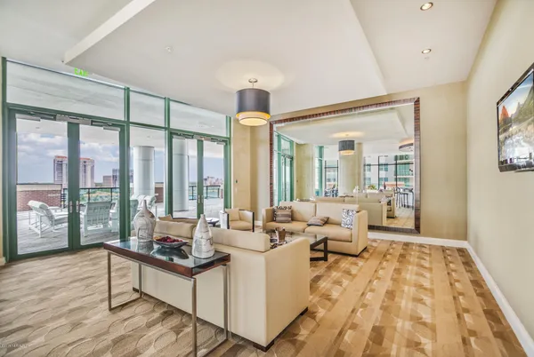 $419,000 | 1431 Riverplace Boulevard, Unit 1602, Jacksonville, FL 32207