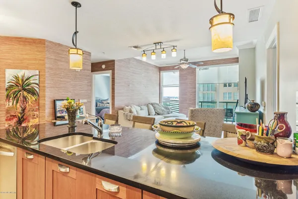 $419,000 | 1431 Riverplace Boulevard, Unit 1602, Jacksonville, FL 32207