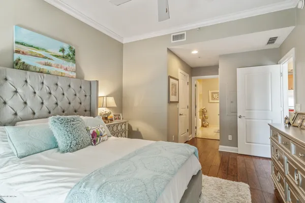 $419,000 | 1431 Riverplace Boulevard, Unit 1602, Jacksonville, FL 32207