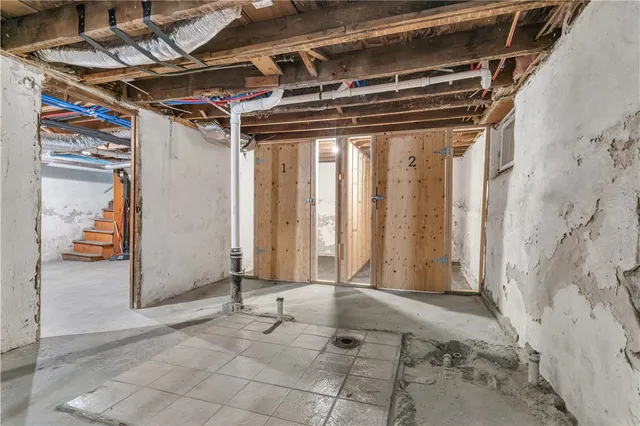 $2,350 | 382 Orms Street, Unit 2, Providence, RI 02908