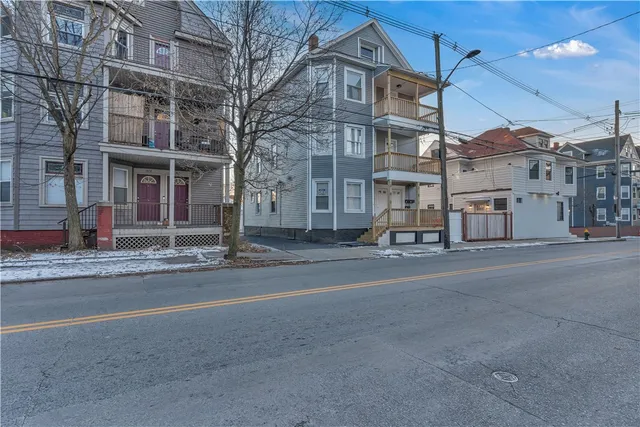 $2,350 | 382 Orms Street, Unit 2, Providence, RI 02908