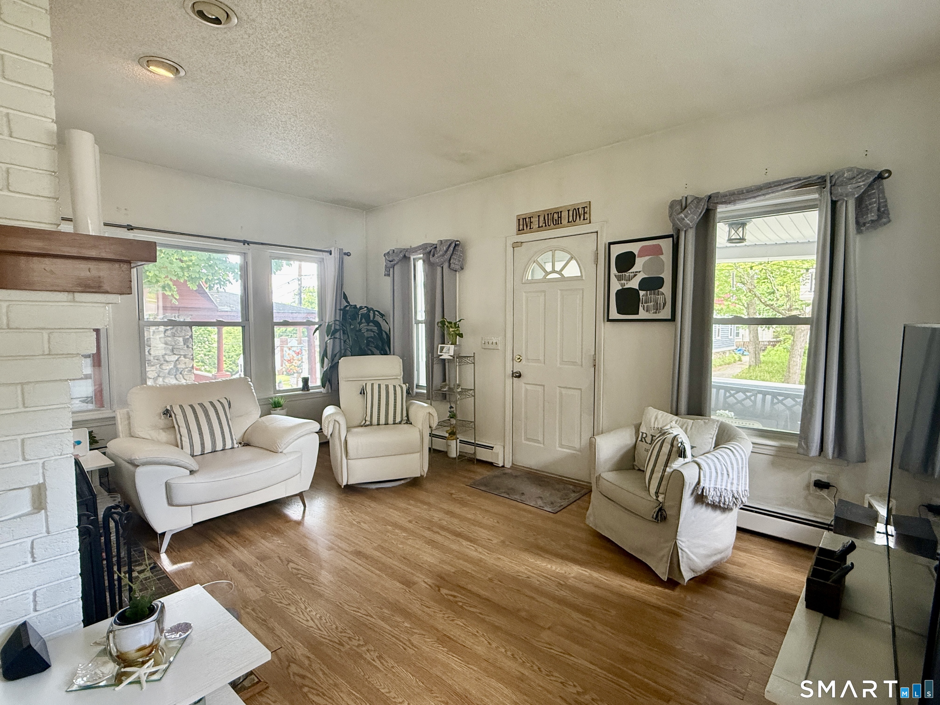 46 Windsor Street Waterbury, CT 06708 - Photo 8 of 30