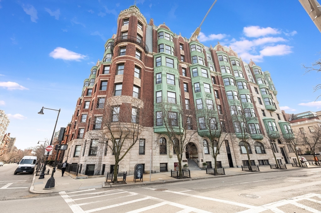 4 Charlesgate East, Unit 703 Boston, MA 02215 - Photo 15 of 15 a view of a large building