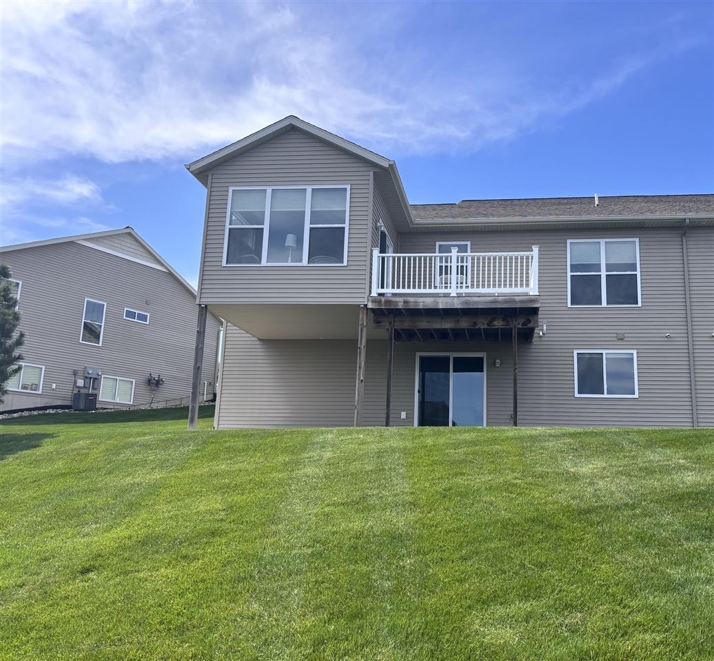 1532 Center Hill Road Lowell, MI 49331 - Photo 4 of 26