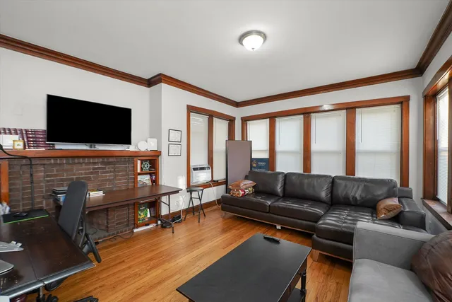 $689,127 | 5436 West Dakin Street, Chicago, IL 60641