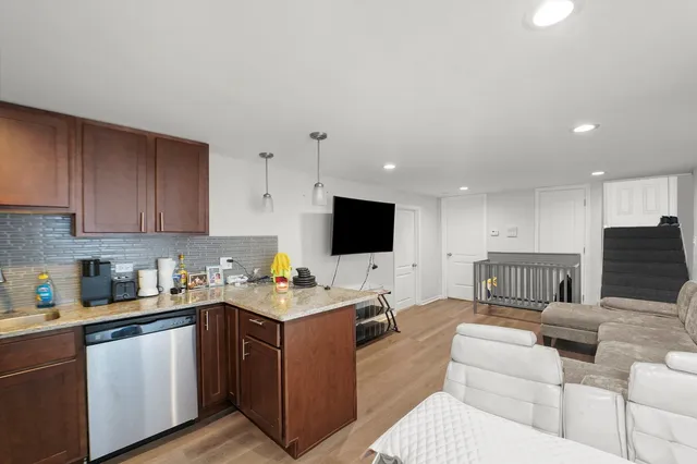 $689,127 | 5436 West Dakin Street, Chicago, IL 60641