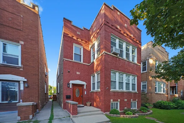 $689,127 | 5436 West Dakin Street, Chicago, IL 60641