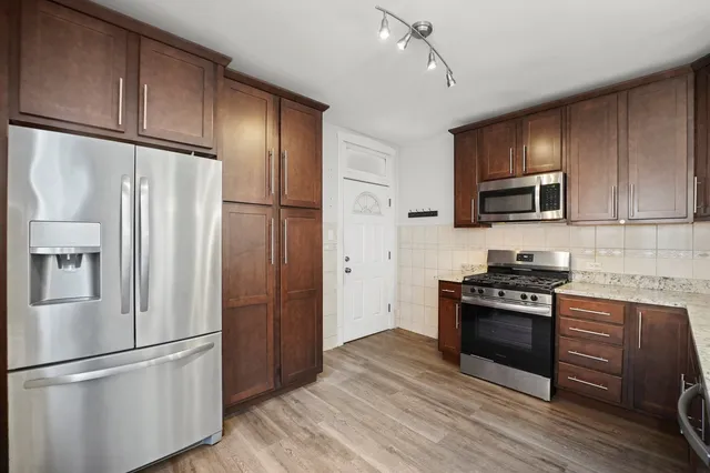 $689,127 | 5436 West Dakin Street, Chicago, IL 60641