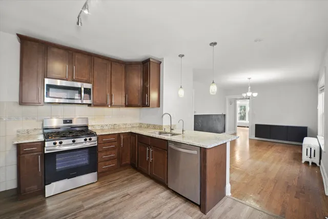 $689,127 | 5436 West Dakin Street, Chicago, IL 60641