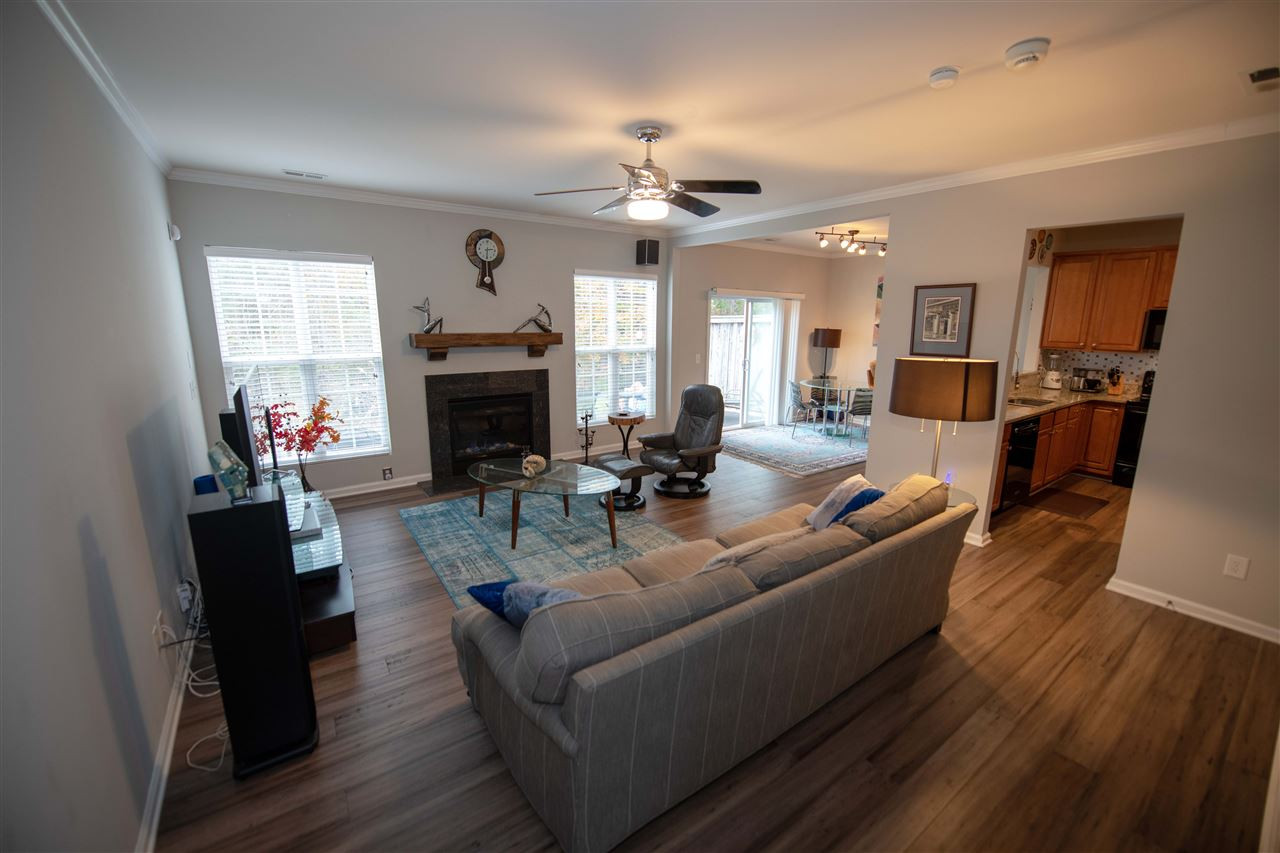 5536 Berry Creek Circle Raleigh, NC 27613 - Photo 3 of 27 Living Room