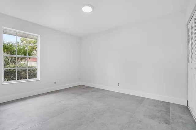 $268,000 | 737 Nantucket Circle, Unit B, Lake Worth, FL 33467