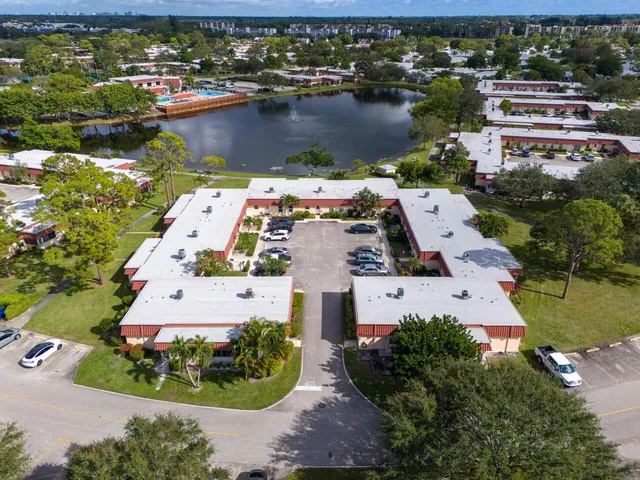 $268,000 | 737 Nantucket Circle, Unit B, Lake Worth, FL 33467