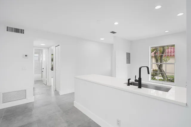 $268,000 | 737 Nantucket Circle, Unit B, Lake Worth, FL 33467